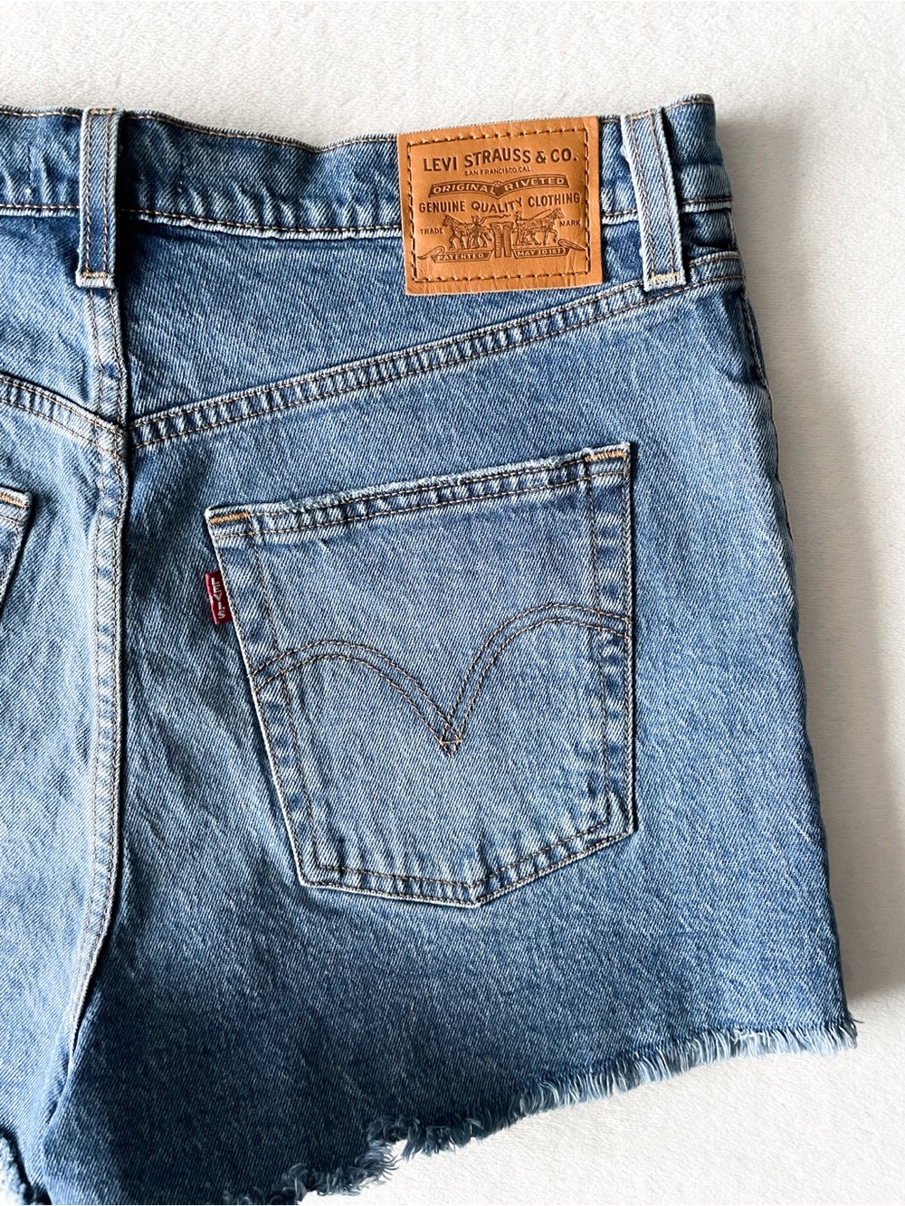 Levi's Ribcage Shorts - Picture 10 of 13